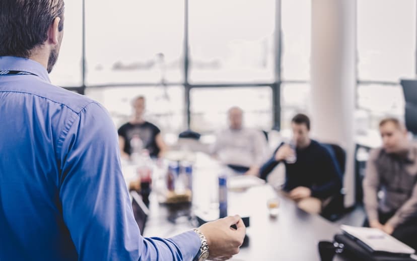 اساسيات مهارات العرض والإلقاء